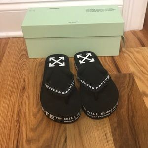 Off-White Flip flops